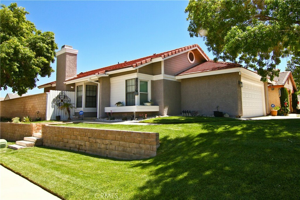 Property Photo: 2903 Fairfield Avenue CA 93550