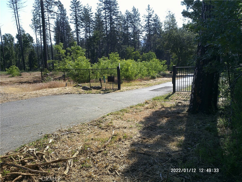 Property Photo:  1695 Amberwood  CA 95969 