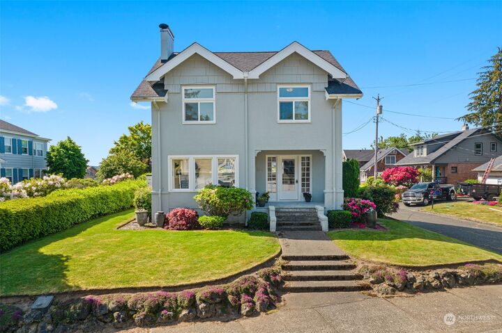 Property Photo:  531 W 8th Street  WA 98520 