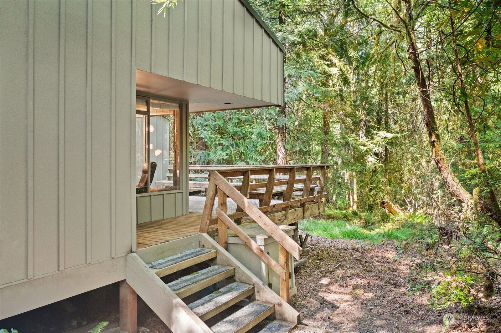Property Photo:  733 E Promontory Road  WA 98584 