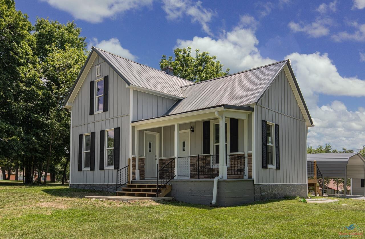 Property Photo: 517 E Main MO 65355