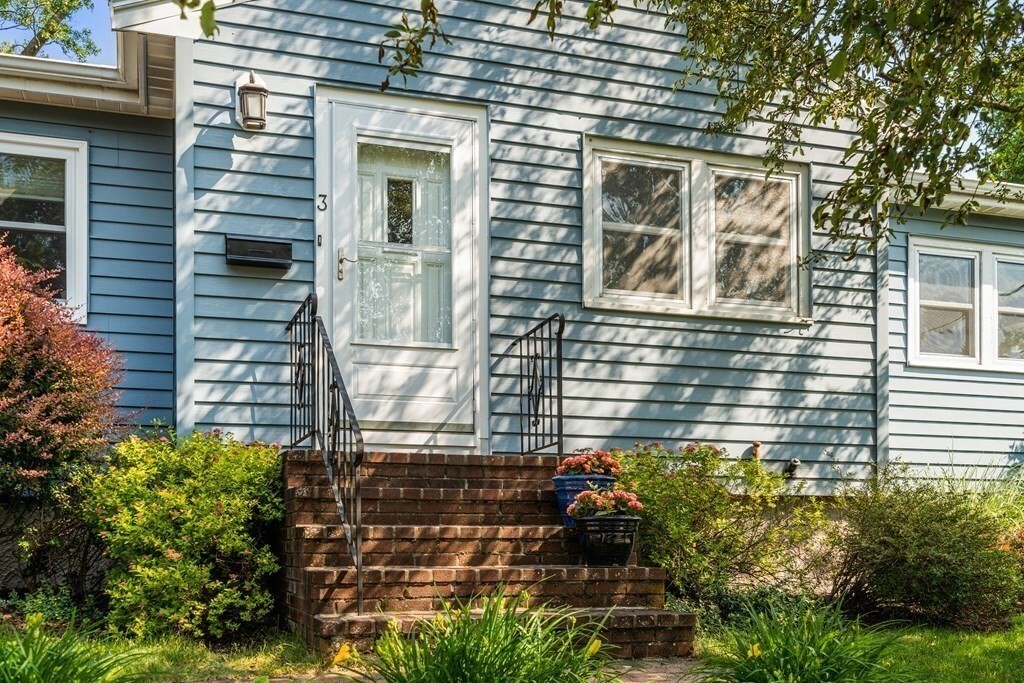 Property Photo:  3 Alpine Rd  MA 02062 