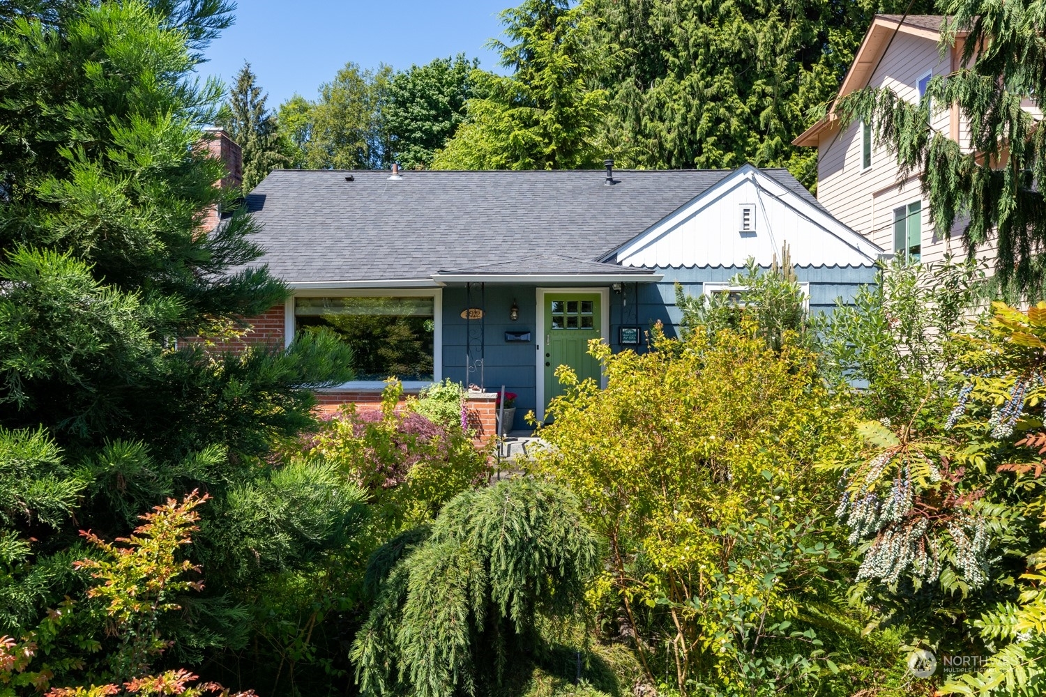 Property Photo:  3912 Friday Avenue  WA 98201 