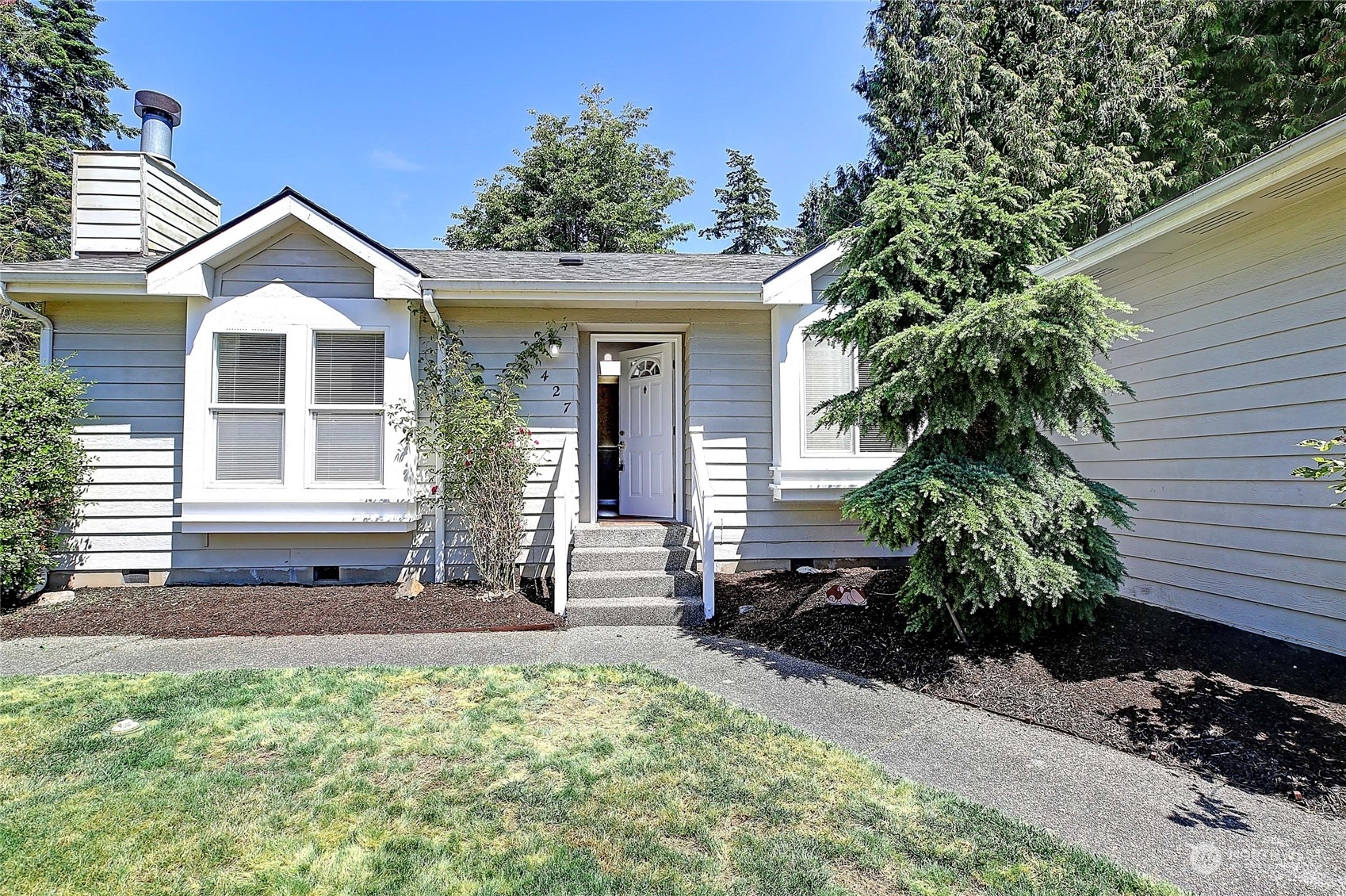 Property Photo:  1427 Shuksan Drive  WA 98282 