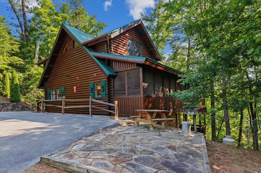 Property Photo: 2810 Ridge Creek Circle TN 37876