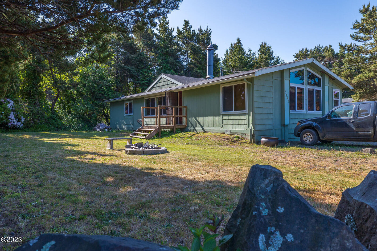 Property Photo: 3760 Sea Mist Avenue OR 97341