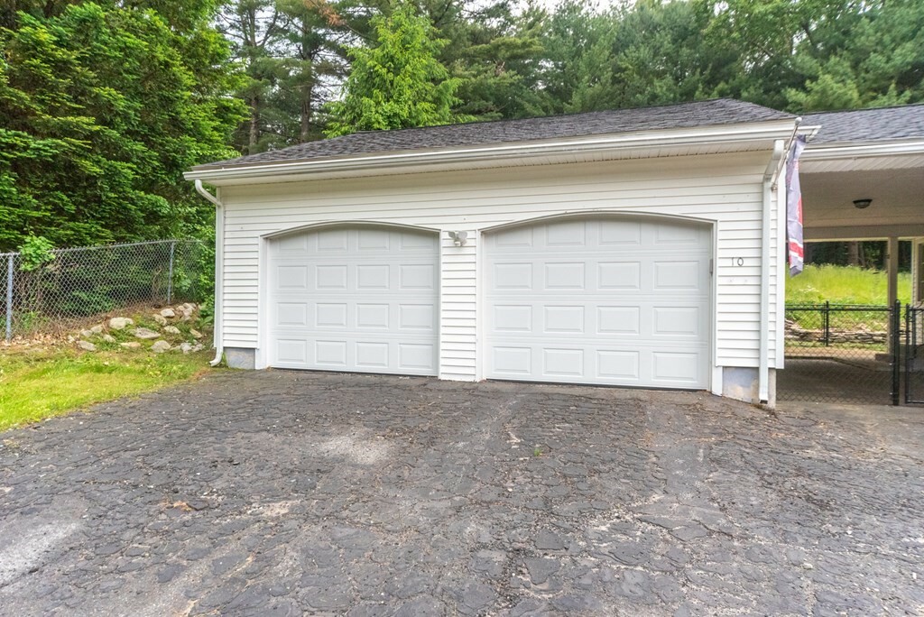 Property Photo:  10 Pine Grove Circle  MA 01569 