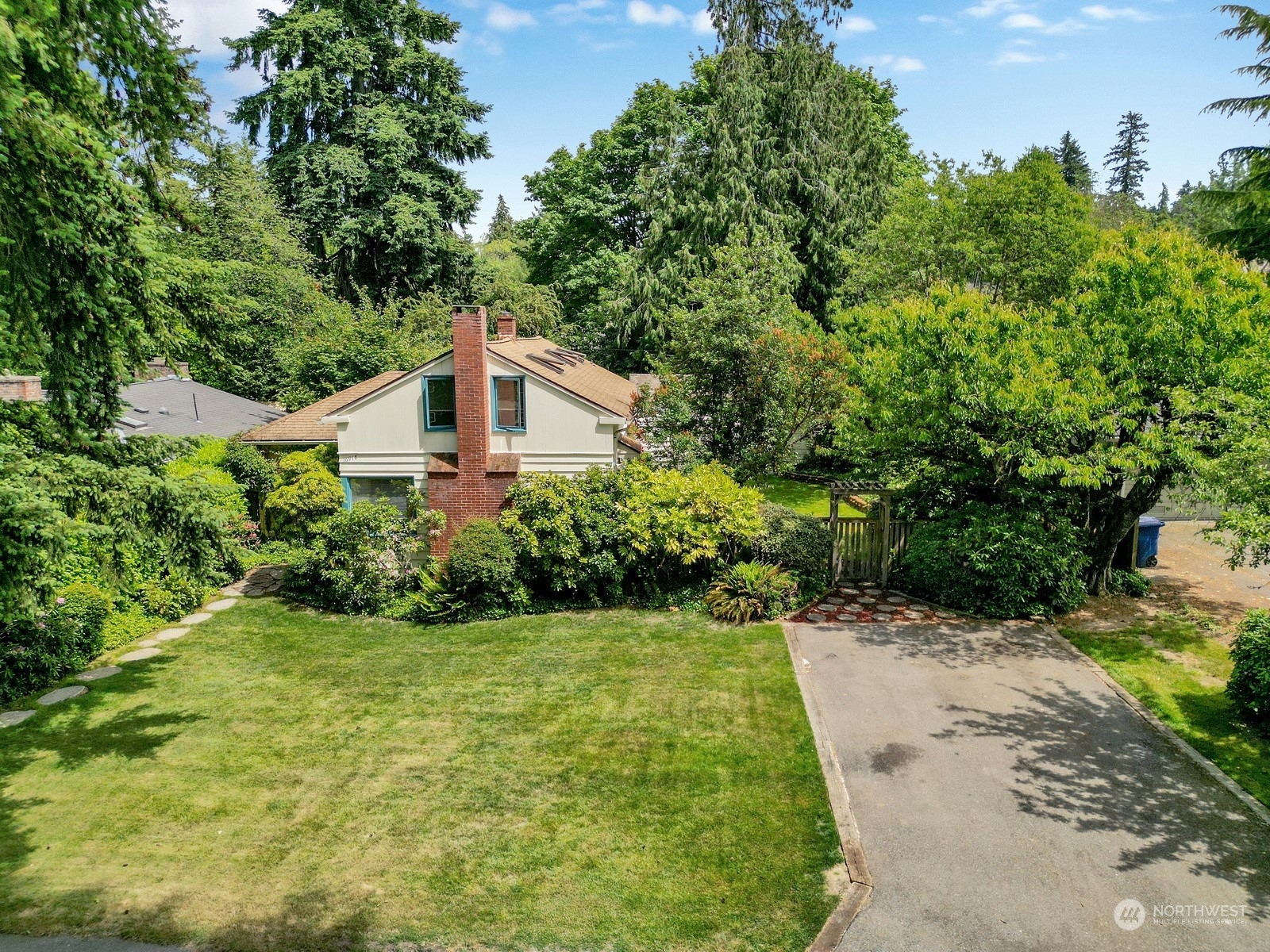 Property Photo:  16918 70th Avenue NE  WA 98028 