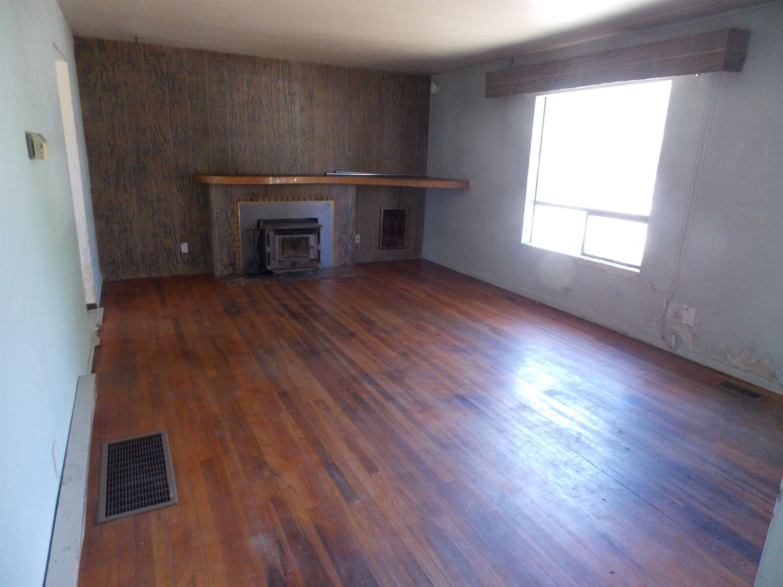 House for sale in Spokane 2935 W Circle Pl, Spokane, WA 99205