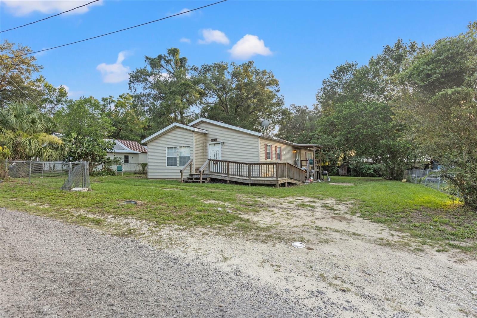 Property Photo:  12841 Ellen Road  FL 33525 