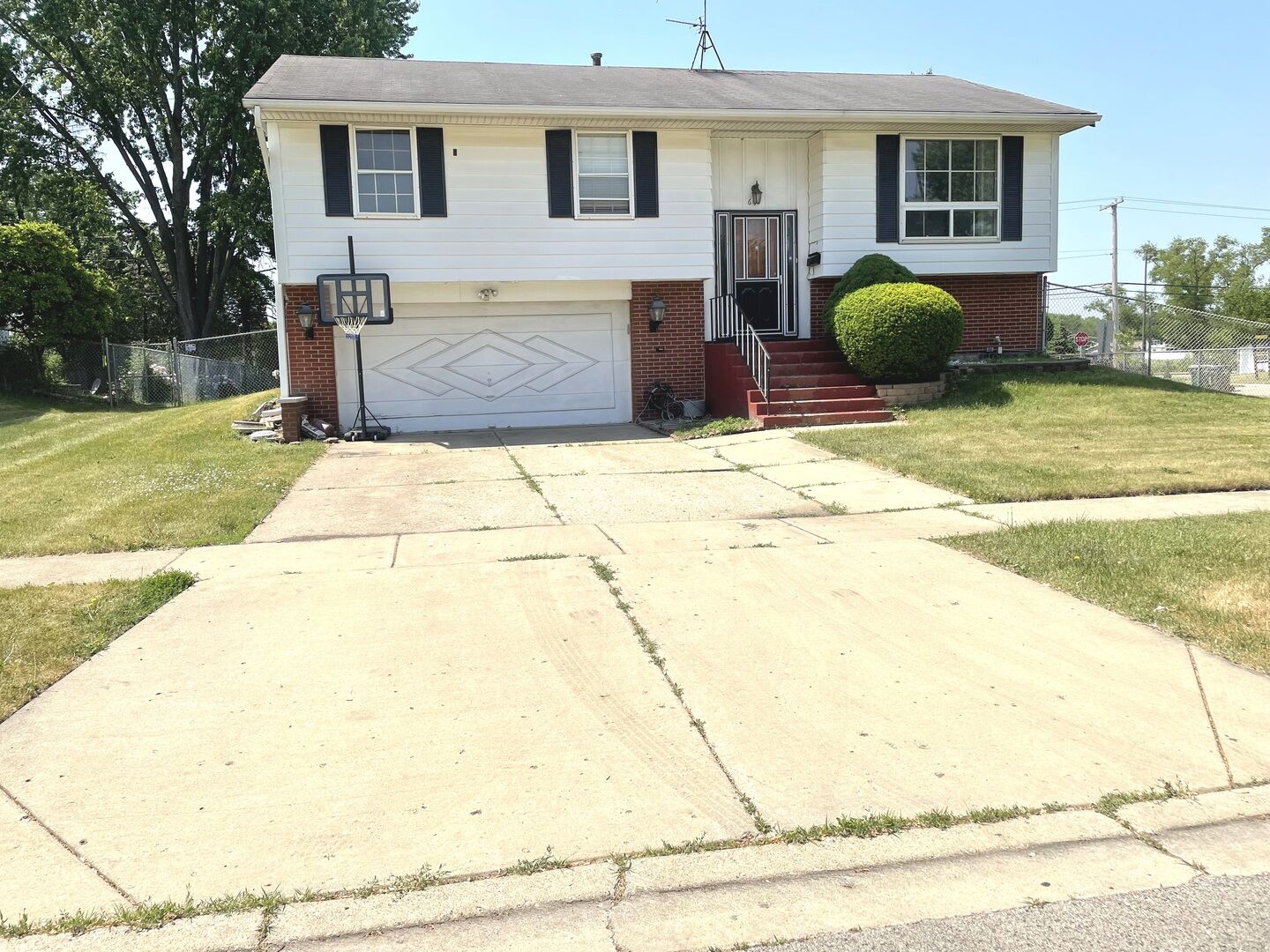 Property Photo: 601 Wicker Avenue IL 60107