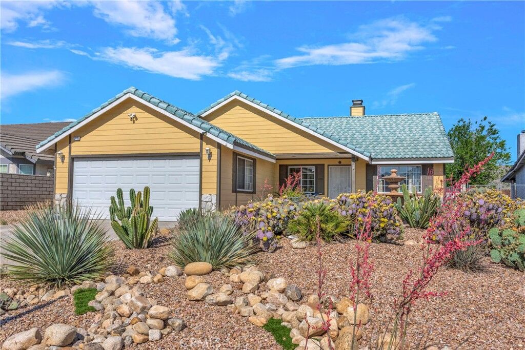 Property Photo: 13190 Tamarisk Road CA 92395
