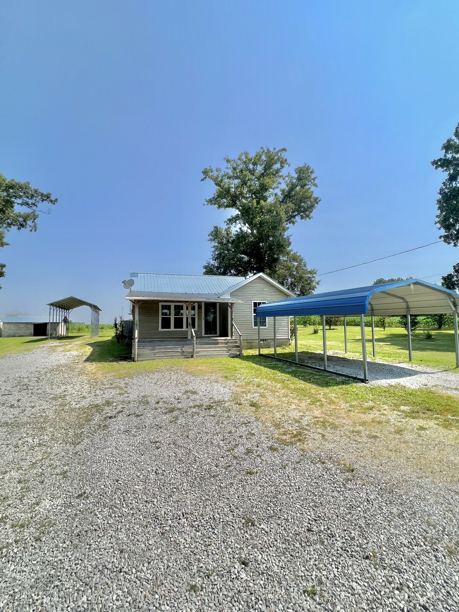 Property Photo:  676 Weakley Creek Rd  TN 38464 