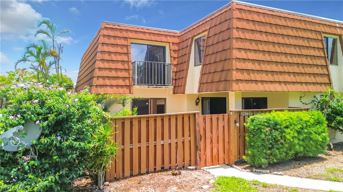 Property Photo:  5256 Cedarbend Drive 3  FL 33919 