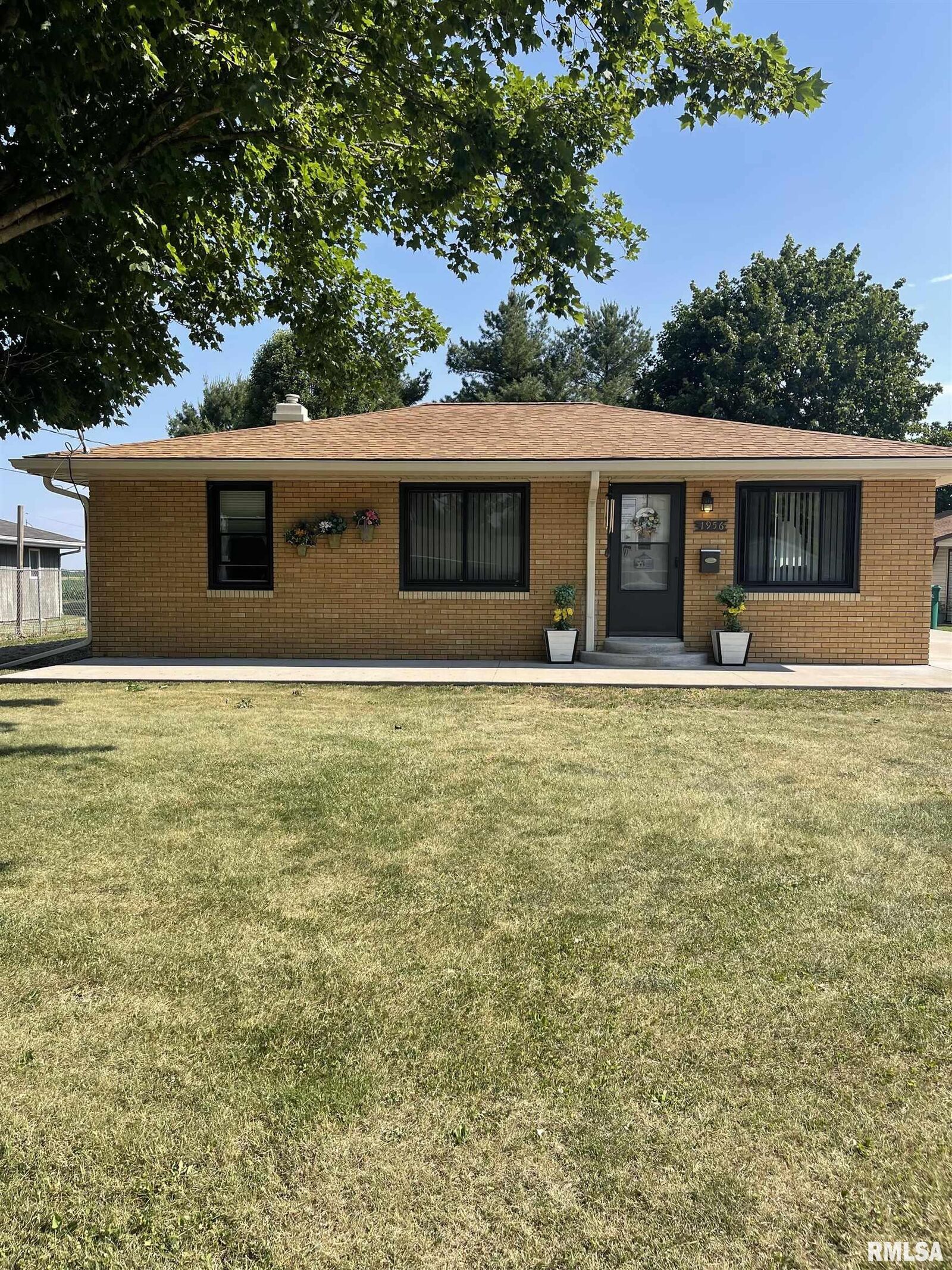 Property Photo: 1956 Newcomer Drive IL 61401