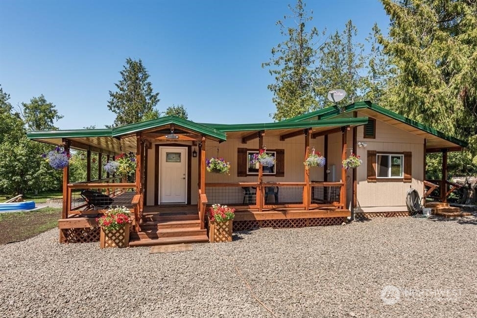 Property Photo:  275186 Highway 101  WA 98382 