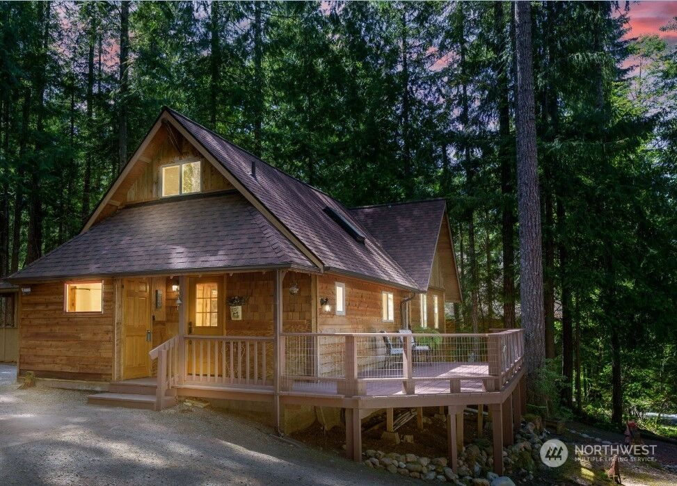 House for sale in Hoodsport 141 N Staircase Drive, Hoodsport, WA 98548