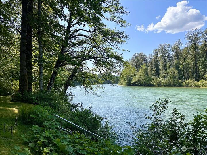 Property Photo: 58581 Floral Lane WA 98283