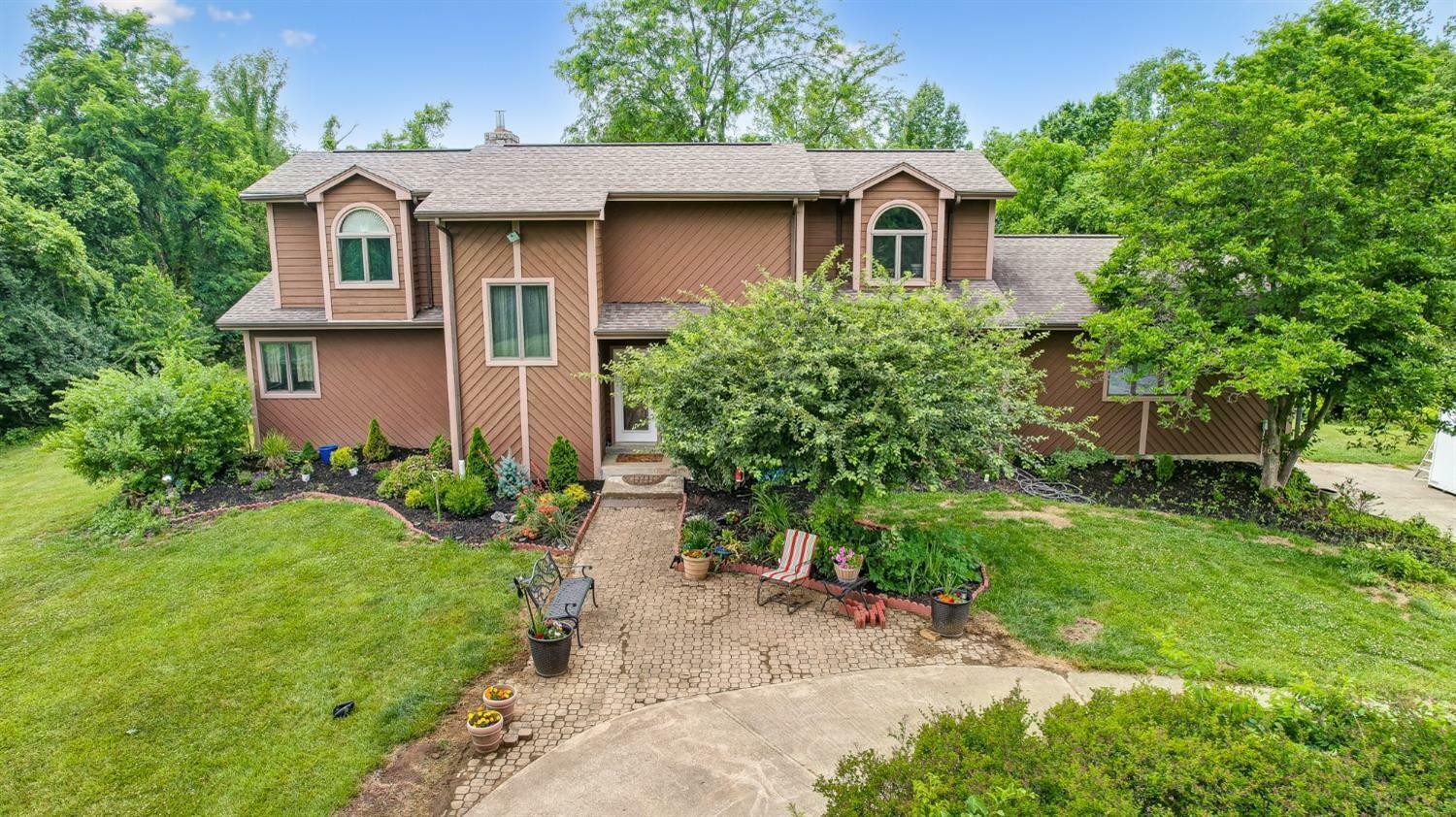Property Photo: 2940 Triplecrown Dr OH 45052