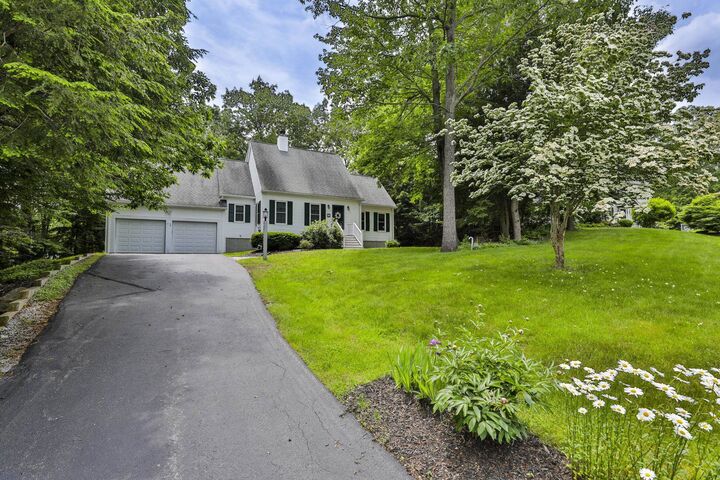 Property Photo:  27 Massabesic Drive  NH 03032 