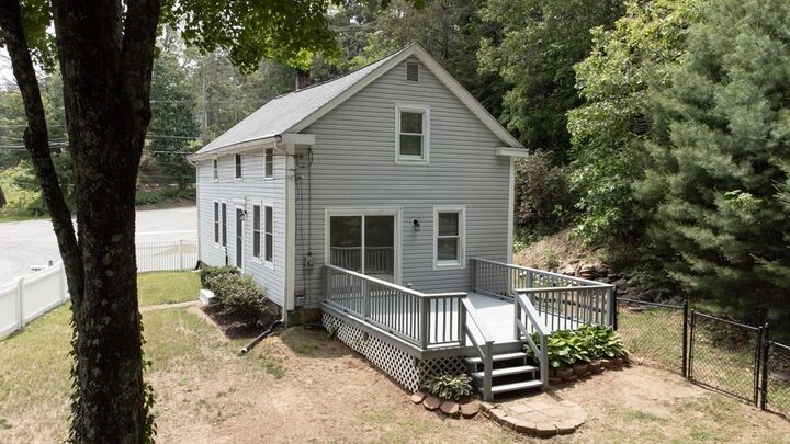 Property Photo:  5 Sutcliffe Rd  MA 01010 