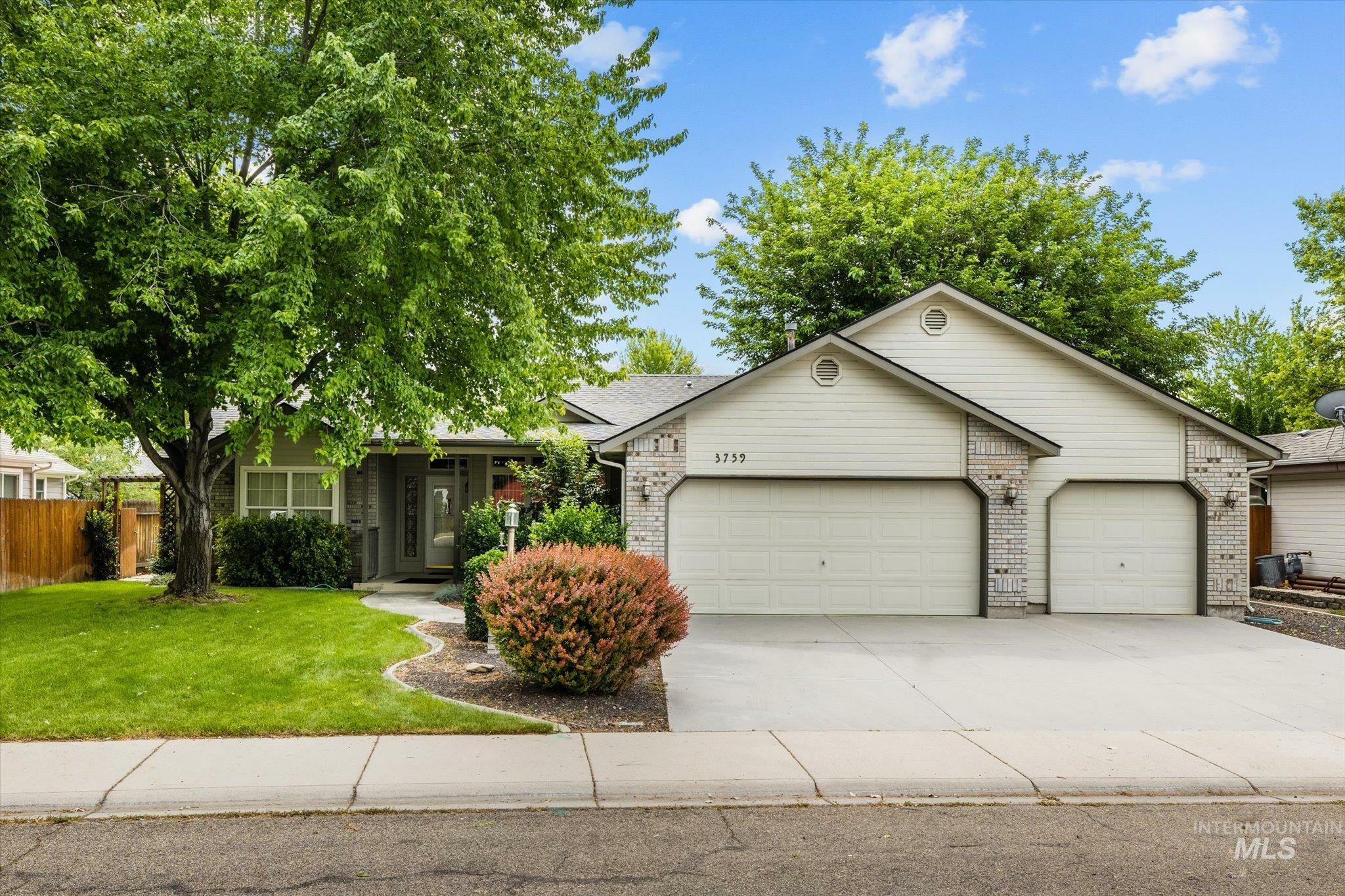 Property Photo: 3759 W Pine Creek Ct. ID 83642
