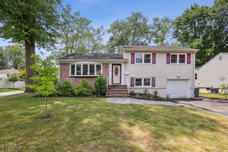 Property Photo: 24 Buckingham Rd NJ 07052
