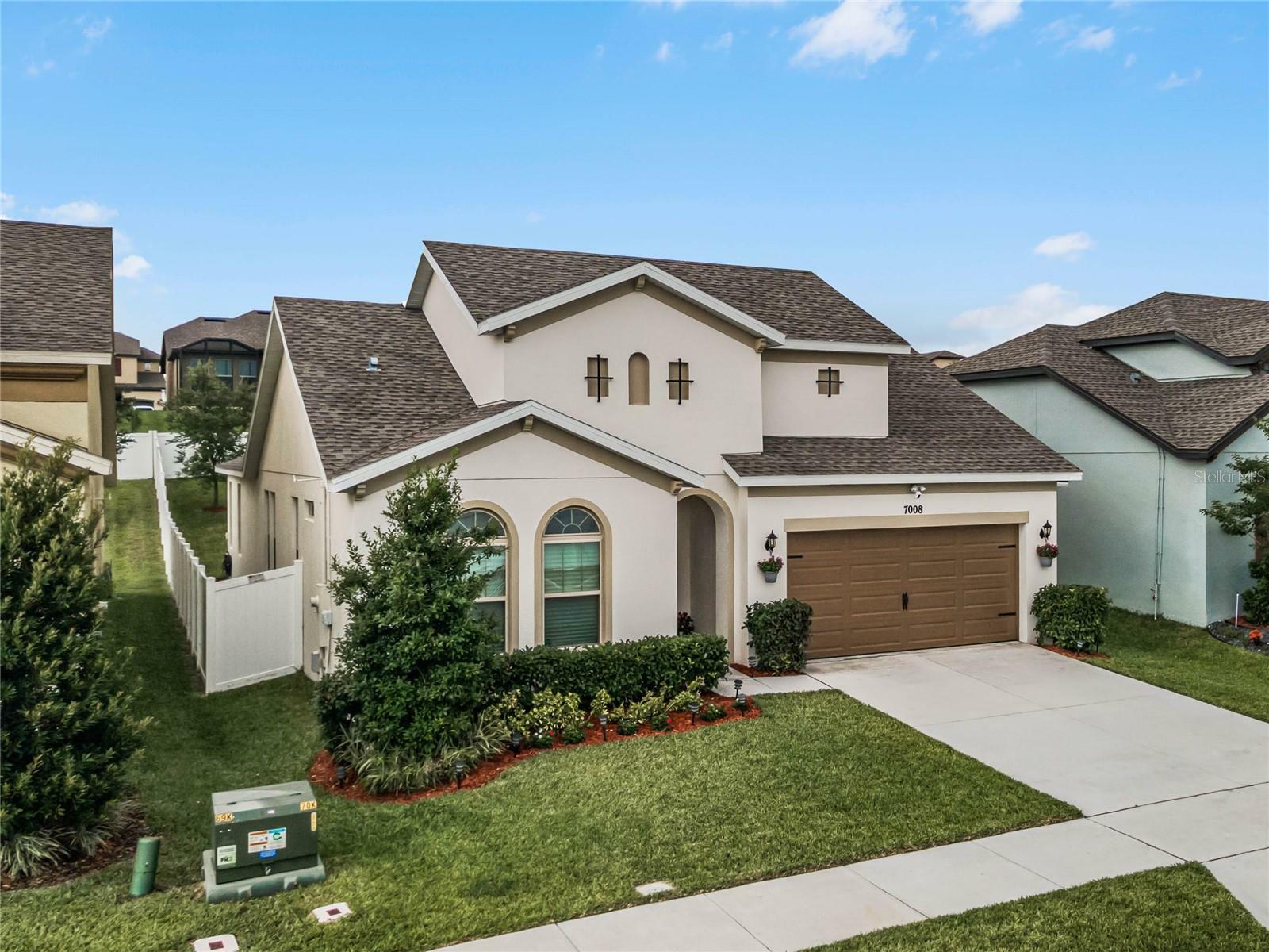 Property Photo:  7008 Oxbow Road  FL 34715 