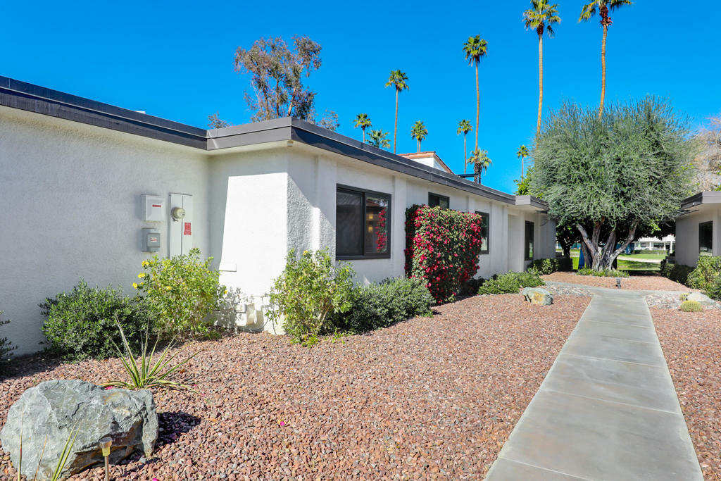 Property Photo:  8 Alfaro Drive  CA 92270 