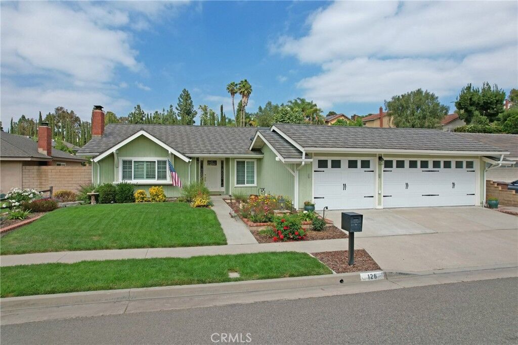 Property Photo:  126 S Avenida Lysanne  CA 92807 
