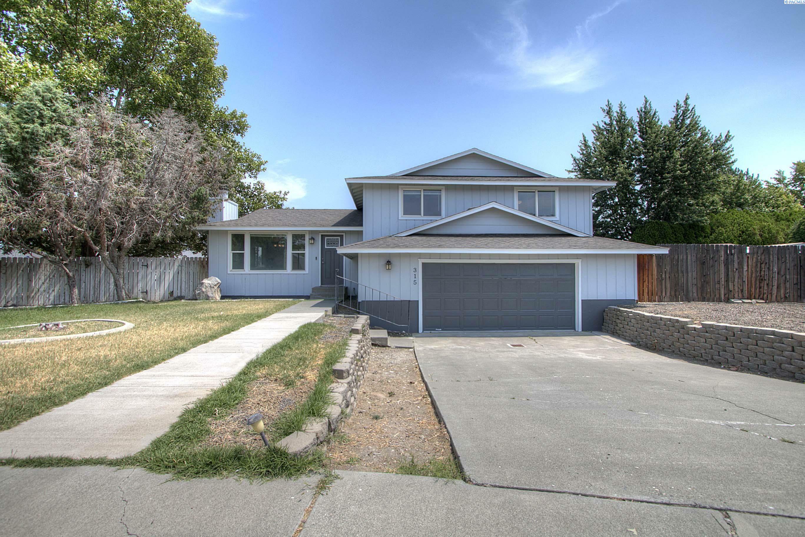 Property Photo:  315 S Buchanan Ct  WA 99336 