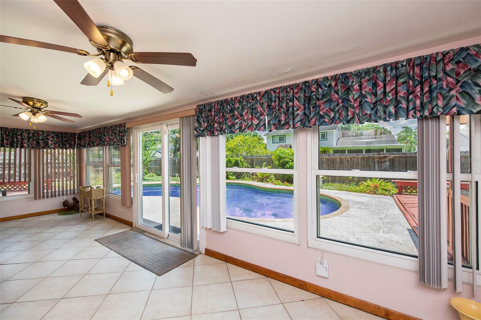 Property Photo:  4002 Dellbrook Drive  FL 33624 