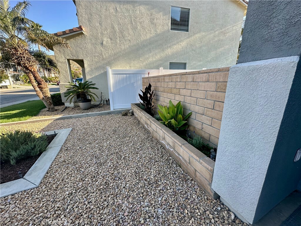 Property Photo:  11628 Blue Jay Lane  CA 92337 