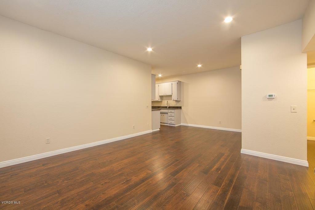 Property Photo:  140 Maegan Place 3  CA 91362 