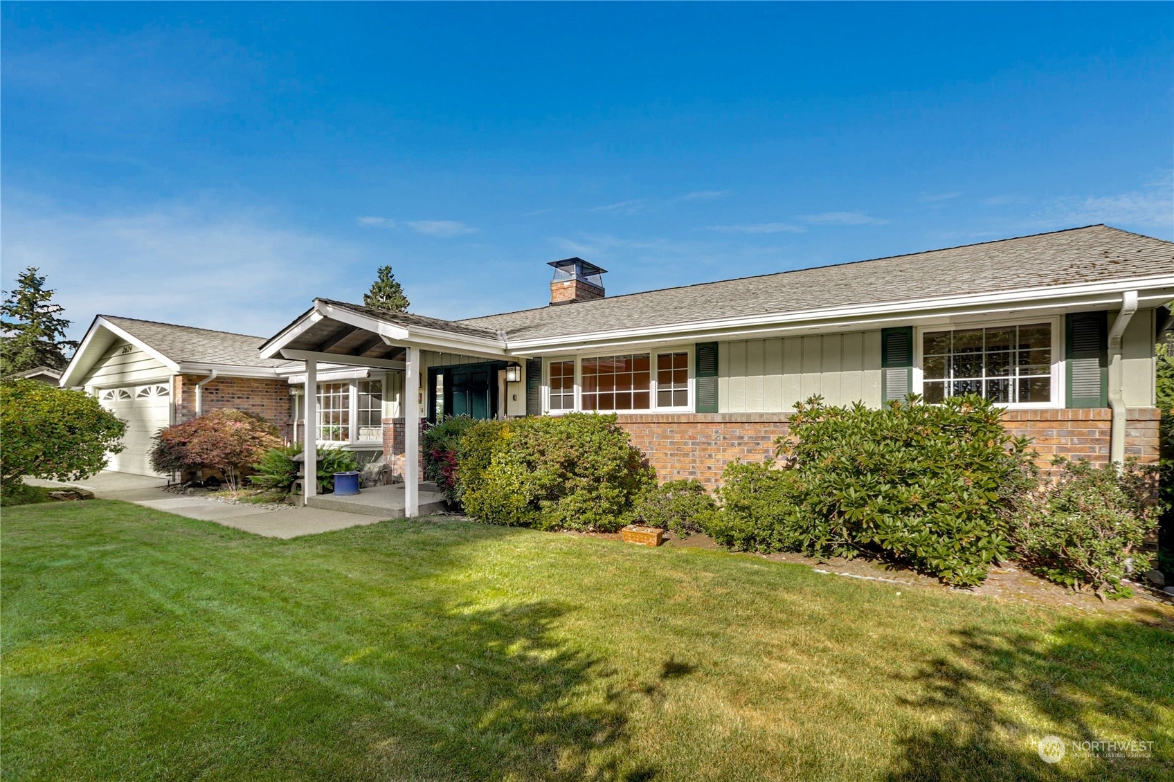 Property Photo:  2624 169th Avenue SE  WA 98008 
