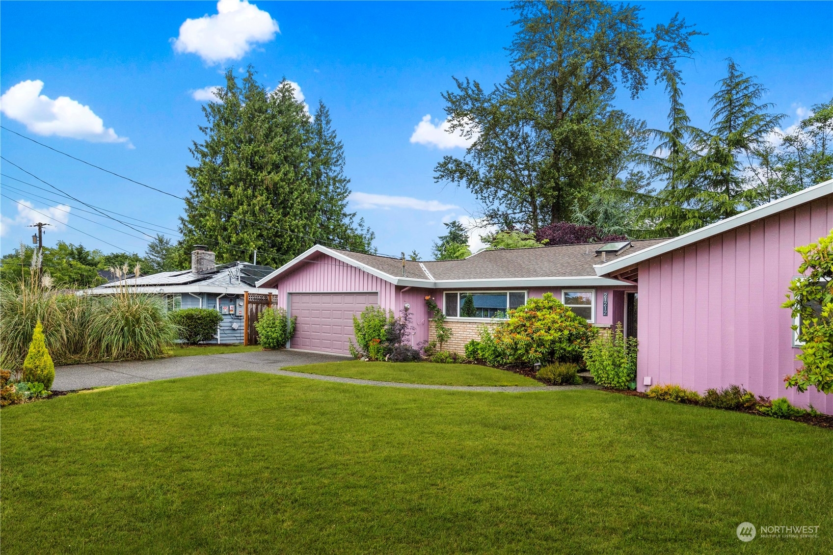 Property Photo: 21212 113th Avenue SE WA 98031