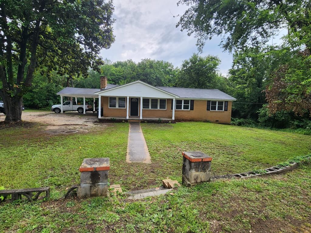 Property Photo:  S Main St  SC 29150 