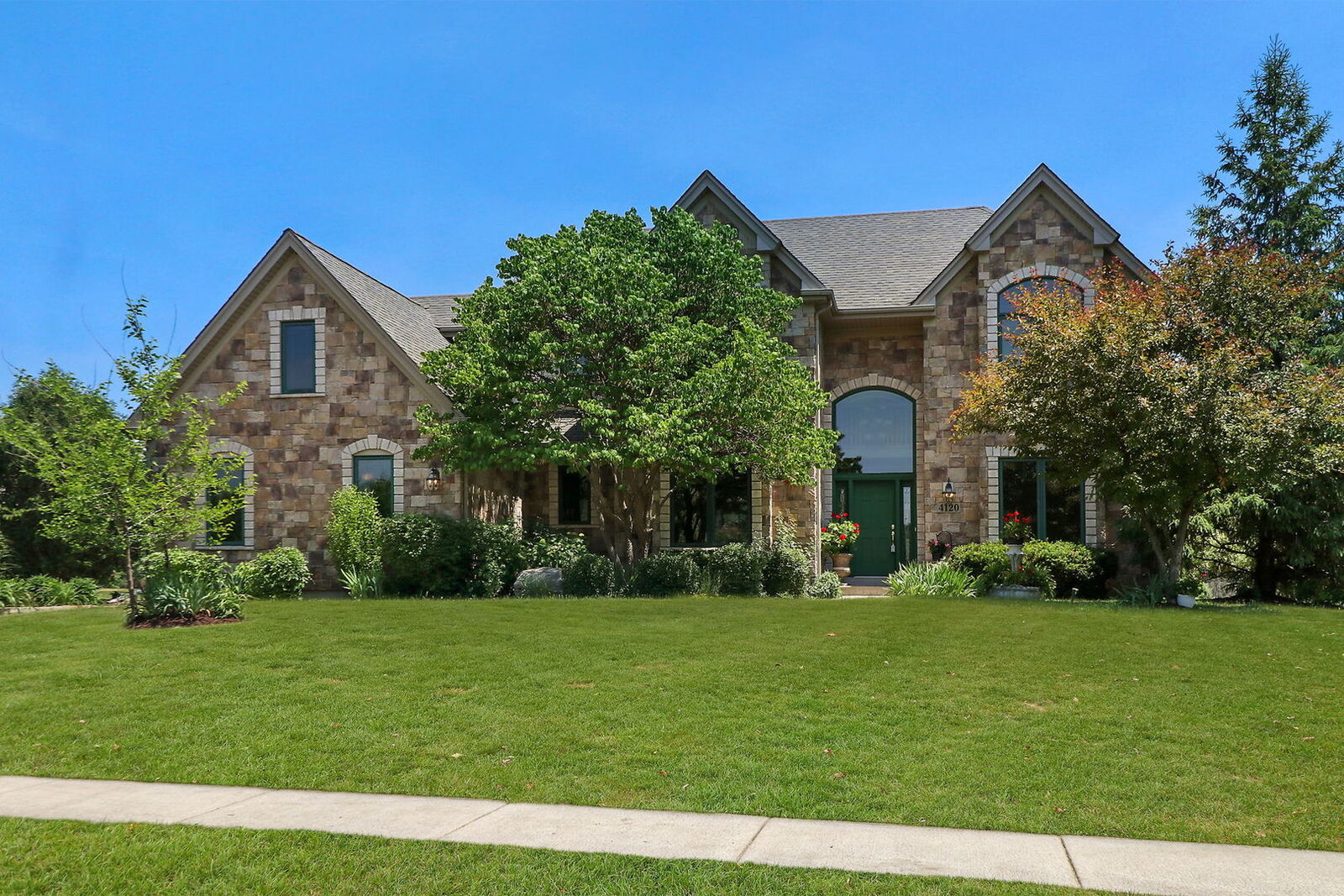 Property Photo:  4120 River Ridge Drive  IL 60175 