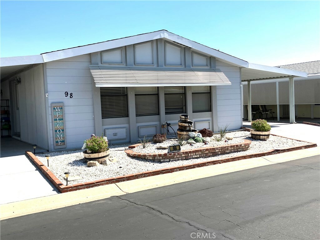 Property Photo:  1250 N Kirby Street 98  CA 92545 