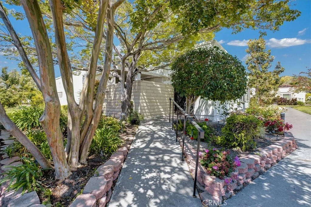 Property Photo:  2332 Avenida Sevilla D  CA 92637 