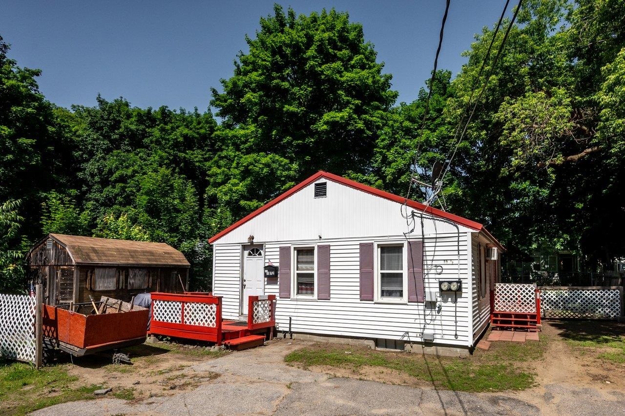 Property Photo:  15 1/2 Maple Street  NH 03867 