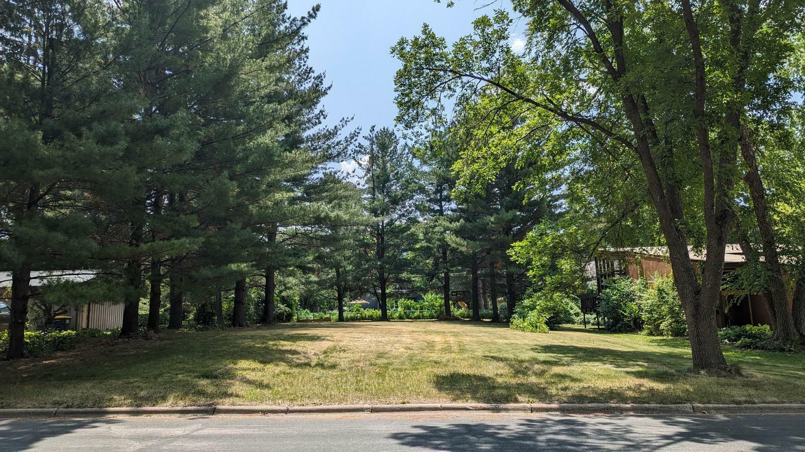 Property Photo: 921 Ivanhoe Drive MN 55057