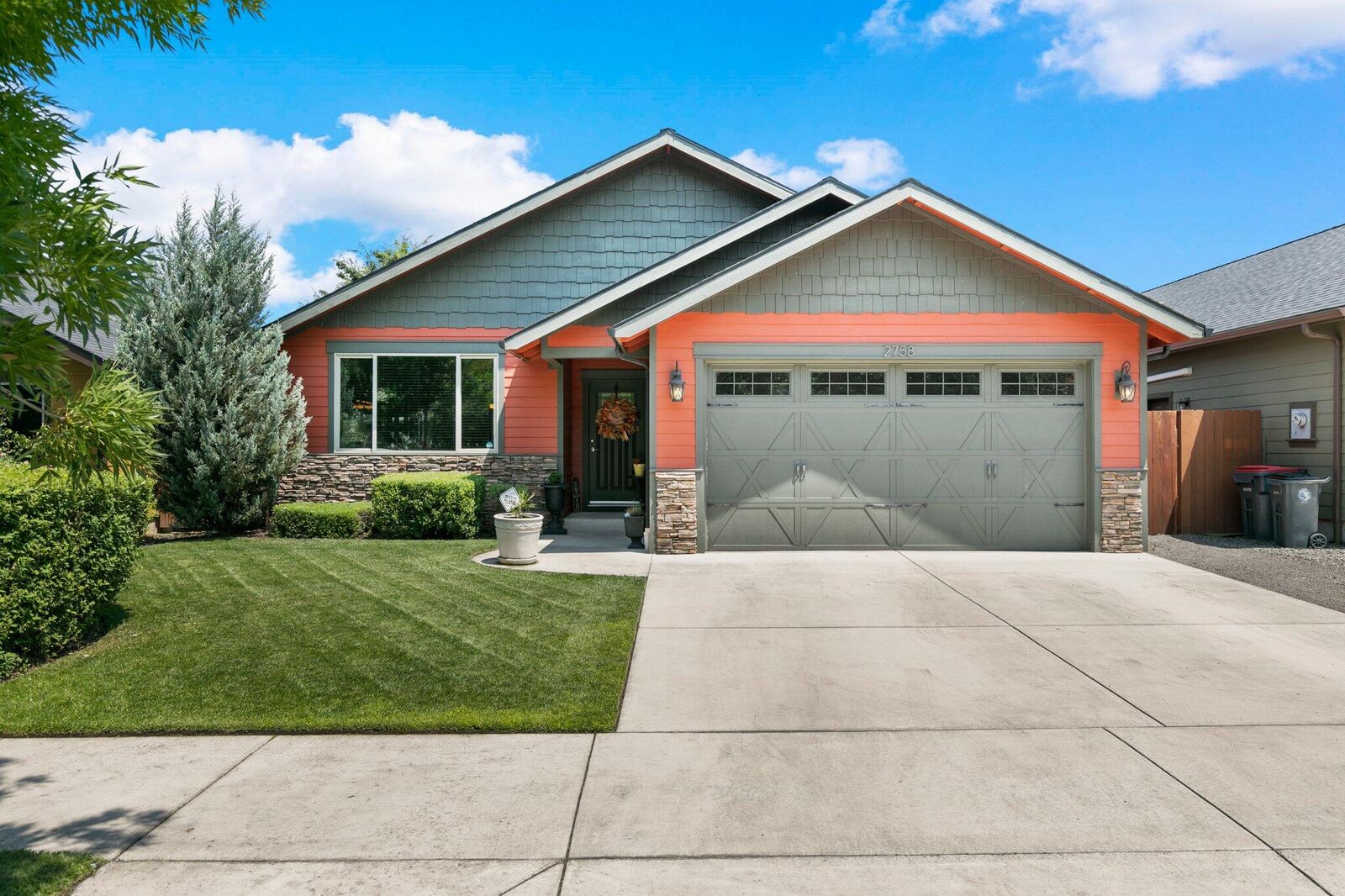 Property Photo:  2758 Cummings Lane  OR 97501 