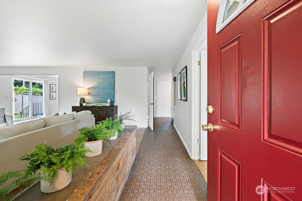 Property Photo: 15855 11th Avenue SW WA 98166