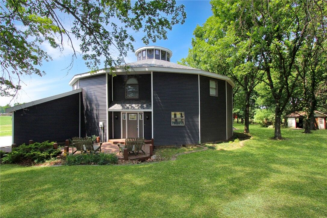 Property Photo:  2897 Old State Road  IL 61938 