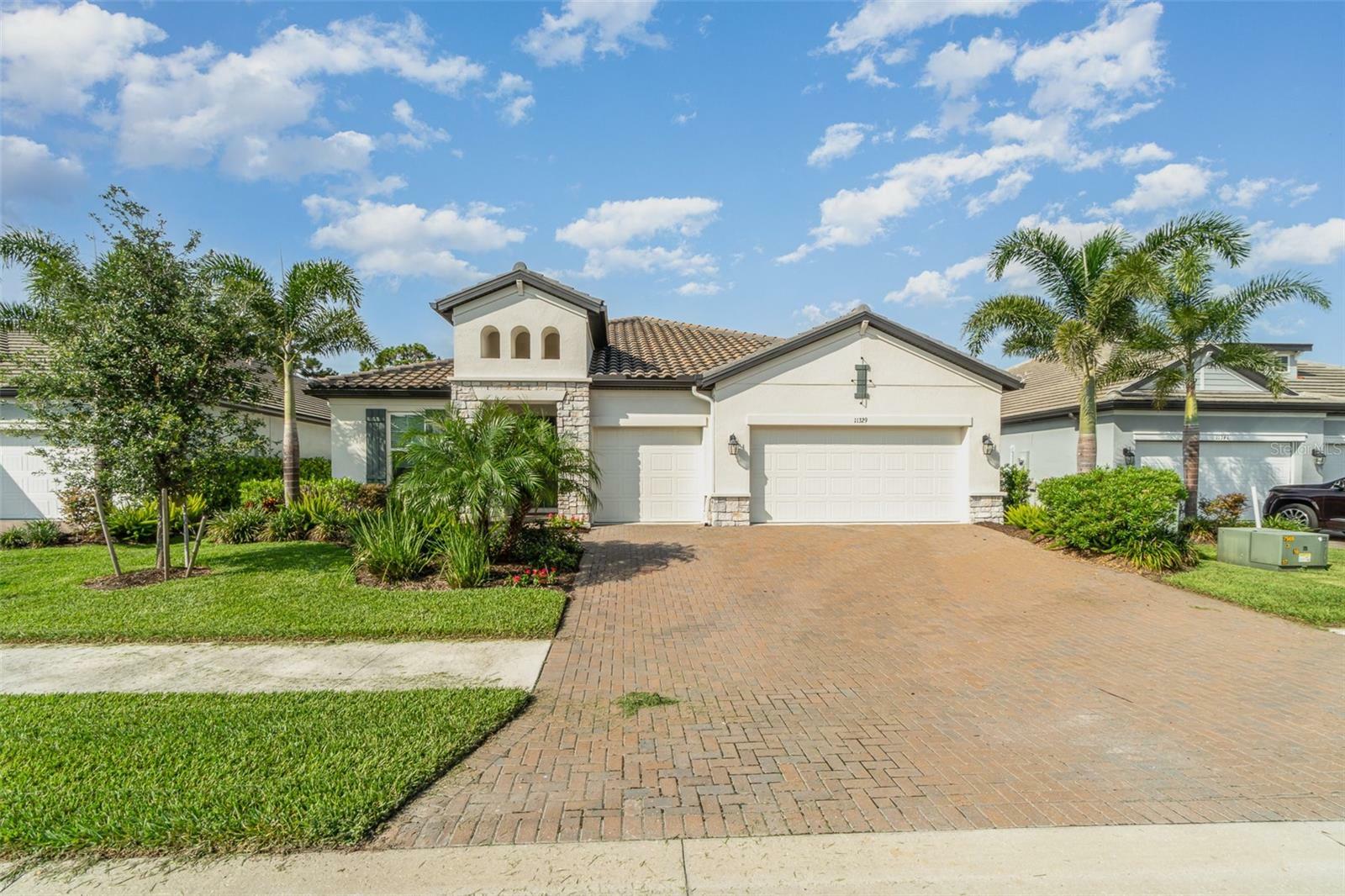 Property Photo: 11329 Montserrat Drive FL 34293