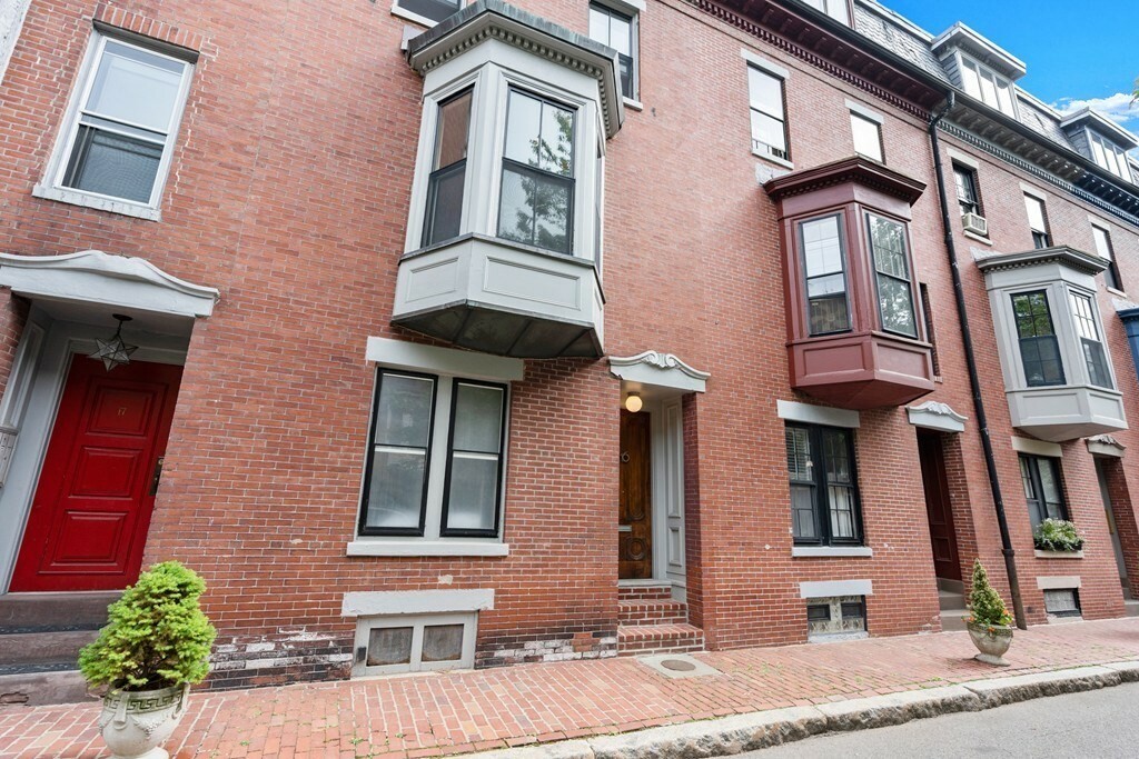 Property Photo: 16 Dartmouth Place 1 MA 02118
