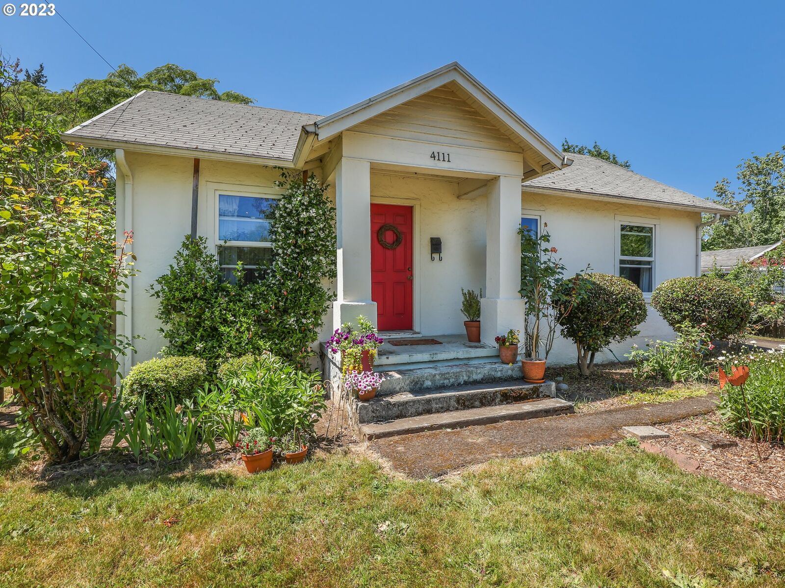 Property Photo:  4111 NE 109th Ave  OR 97220 
