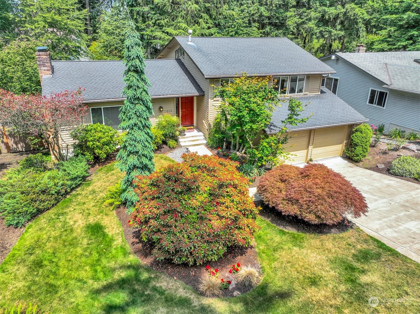 Property Photo: 12112 NE 68th Place WA 98033