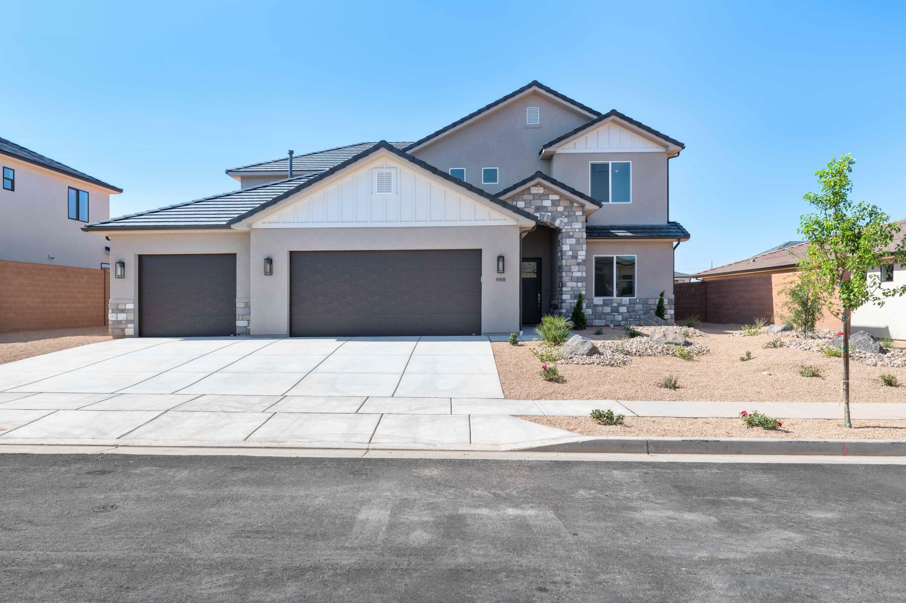 Property Photo:  988 E Black Oak Dr  UT 84780 